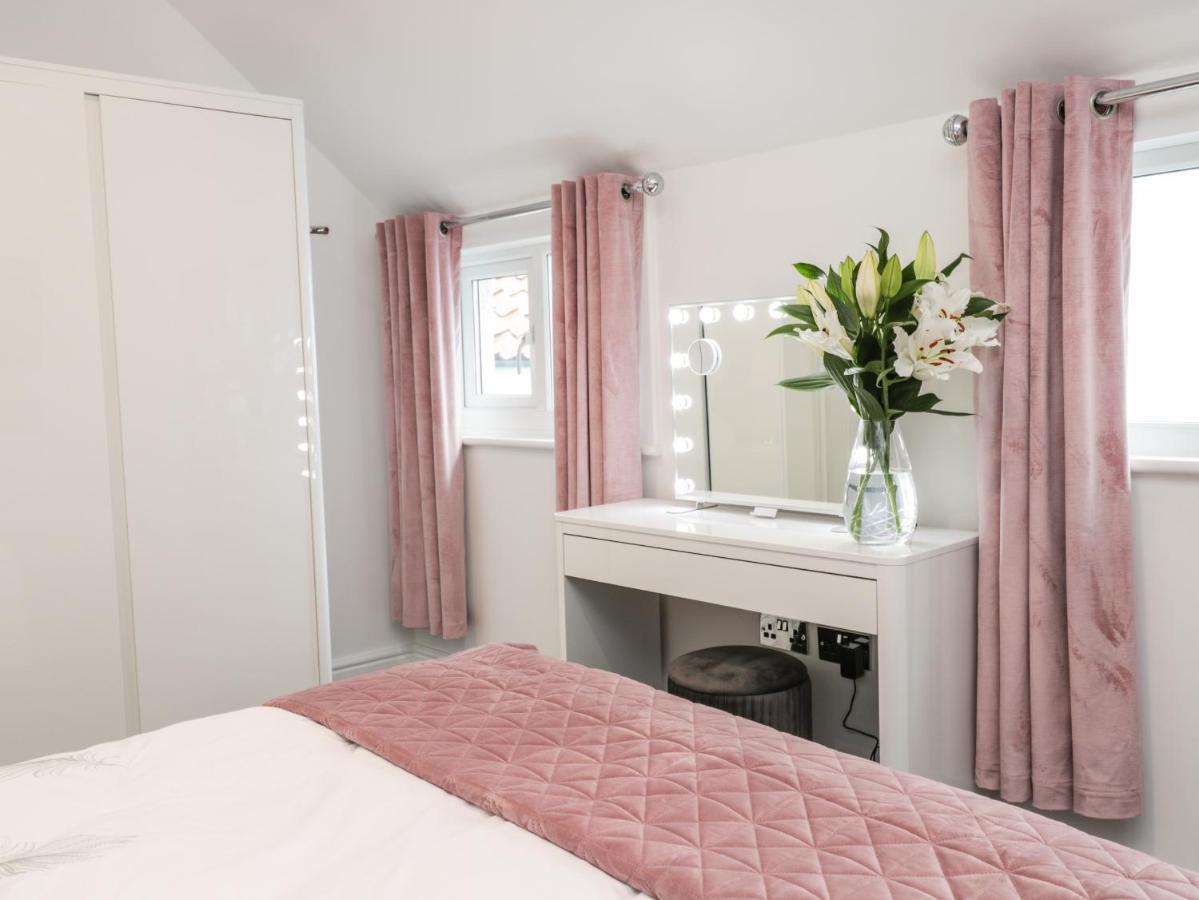 Daisy'S Den Daire Whitby Dış mekan fotoğraf